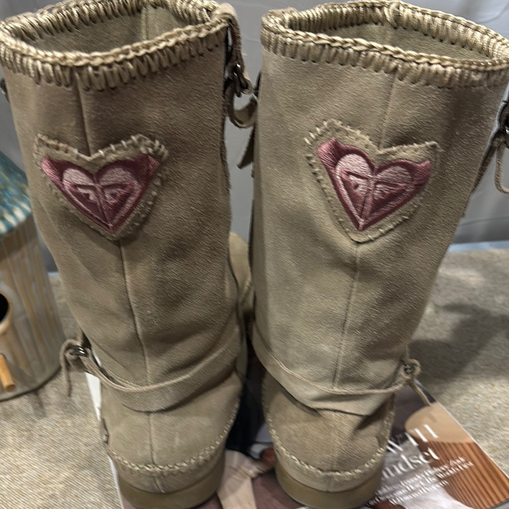 Roxy Tan Boots with Pink Heart Detail